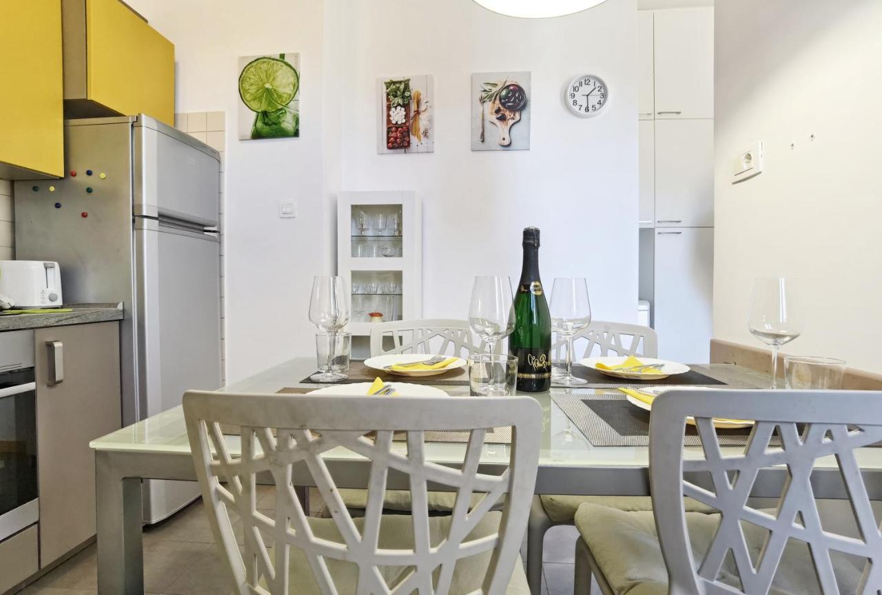 City Center Apartment Soldic Spalato Esterno foto